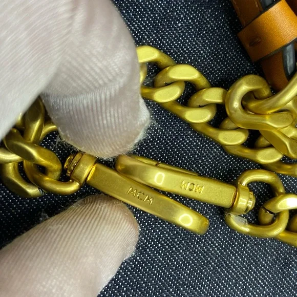 MCM-Bucket Bag - Picture 10 of 17